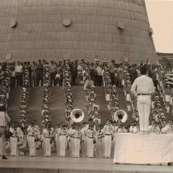 DTSB Treffen mit Musik am Fuße des Fernsehturms