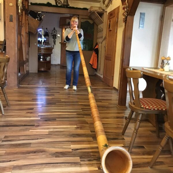 Und natürlich darf jeder dem Alphorn Töne entlocken