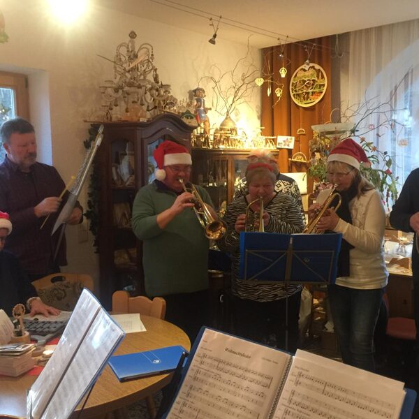 Basteln und Musik im Erzgebirge
