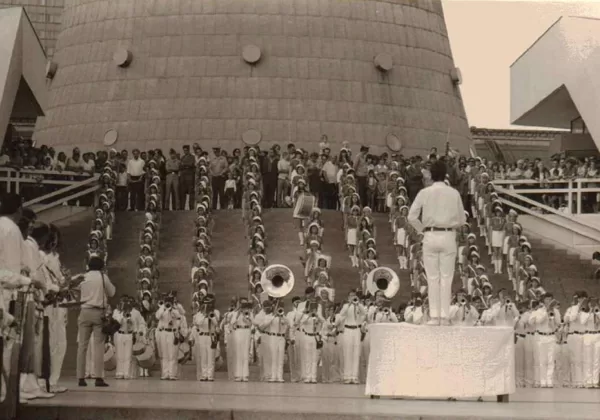 DTSB Treffen mit Musik am Fuße des Fernsehturms