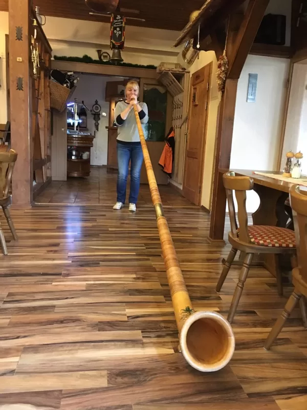 Und natürlich darf jeder dem Alphorn Töne entlocken
